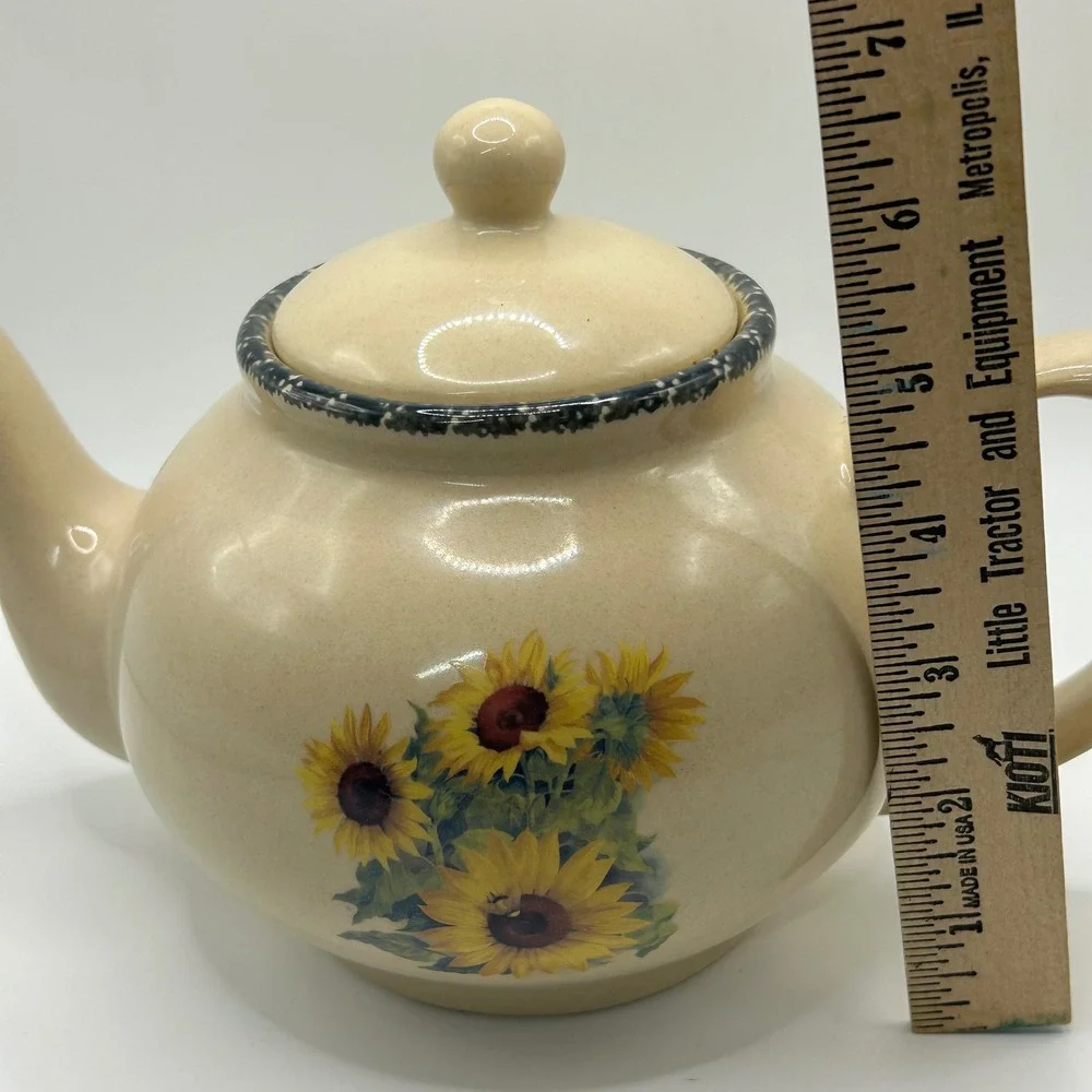 Home & Garden Party Ltd Sunflower Ceramic Teapot Cream 2002 Vintage